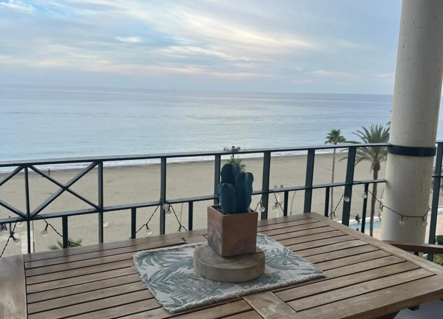 Pepe Beach Vista Al Mar Apartment Estepona